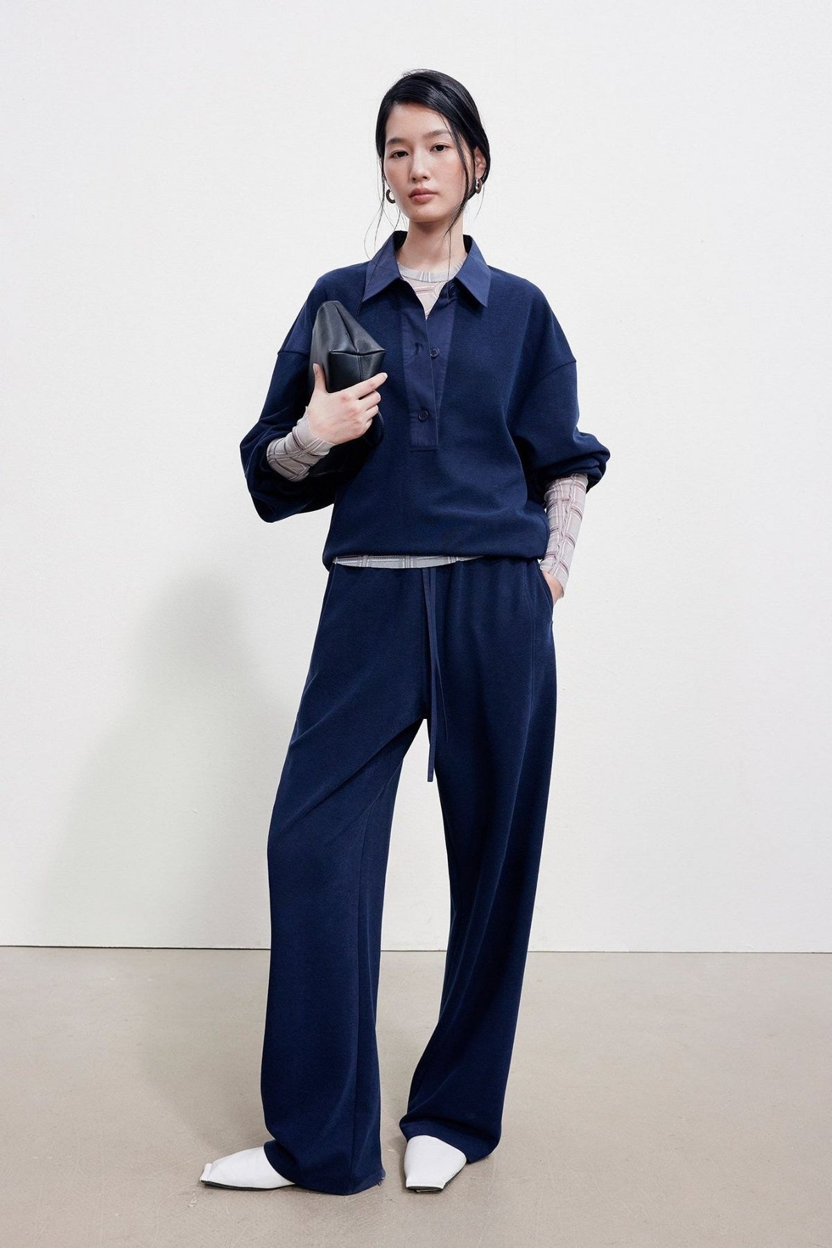 Polo Collar Oversized Sweatshirt & Textured Banana Pants B4998