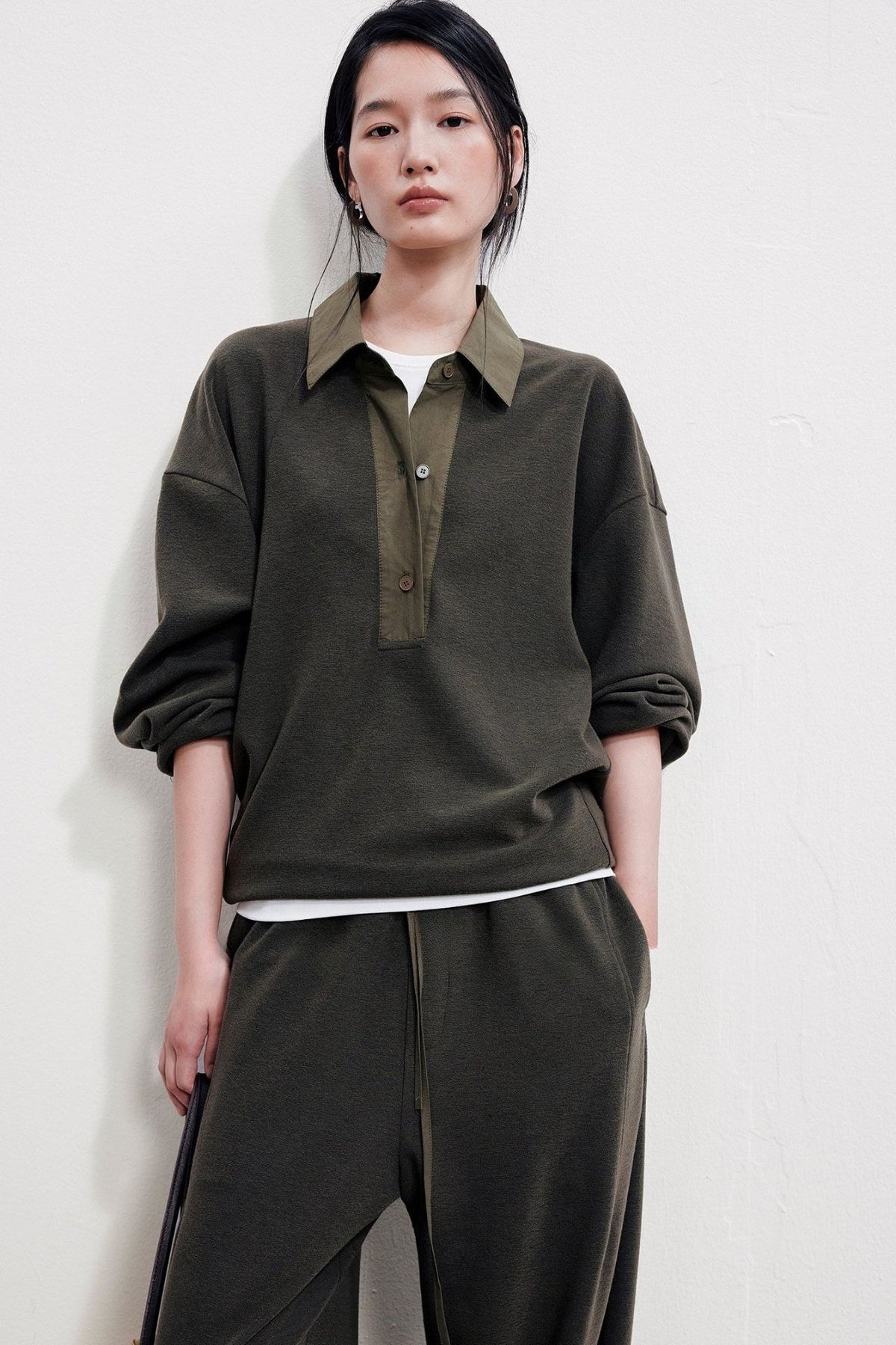 Polo Collar Oversized Sweatshirt & Textured Banana Pants B4998