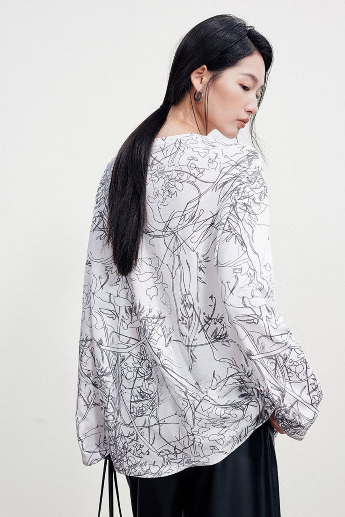 Art Line Print Oversized Crew Neck Long Sleeve T-Shirt B5045
