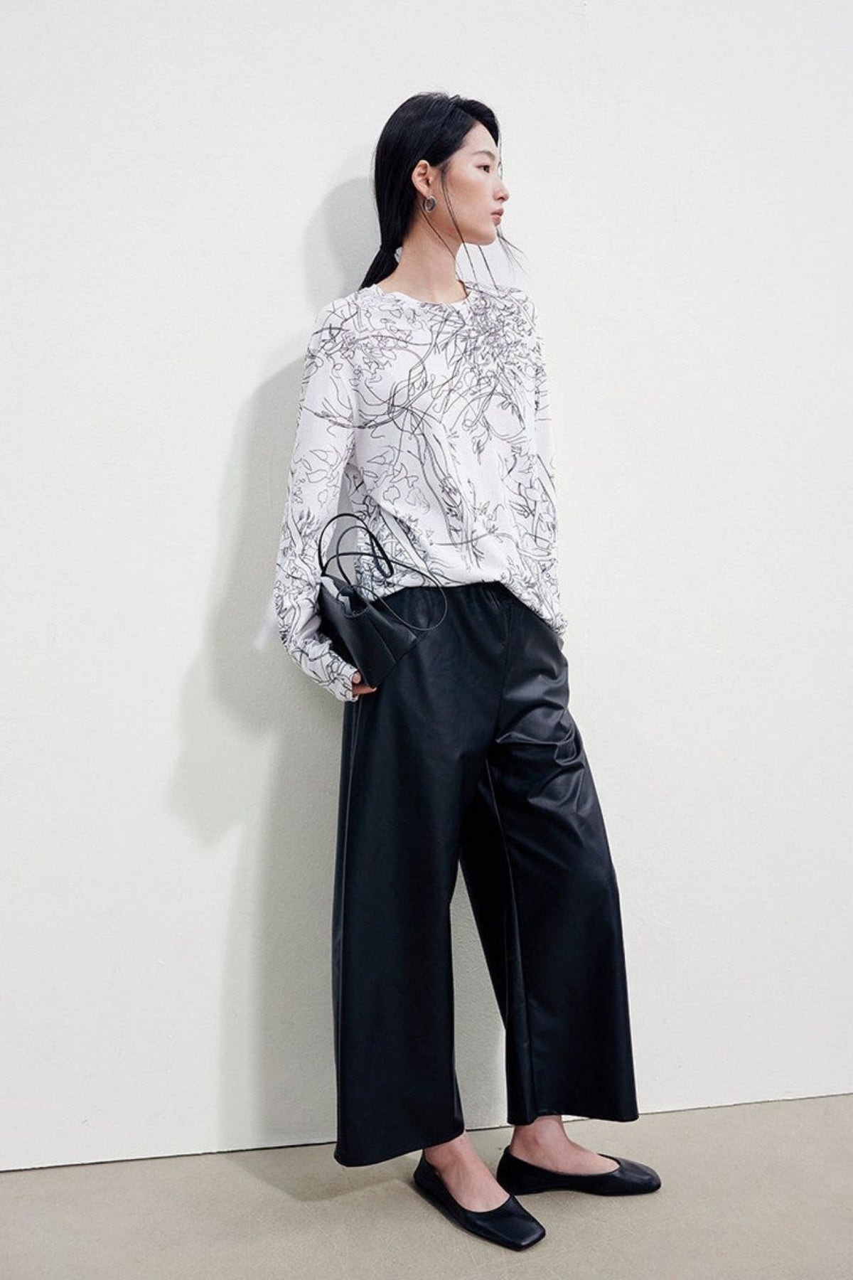 Art Line Print Oversized Crew Neck Long Sleeve T-Shirt B5045