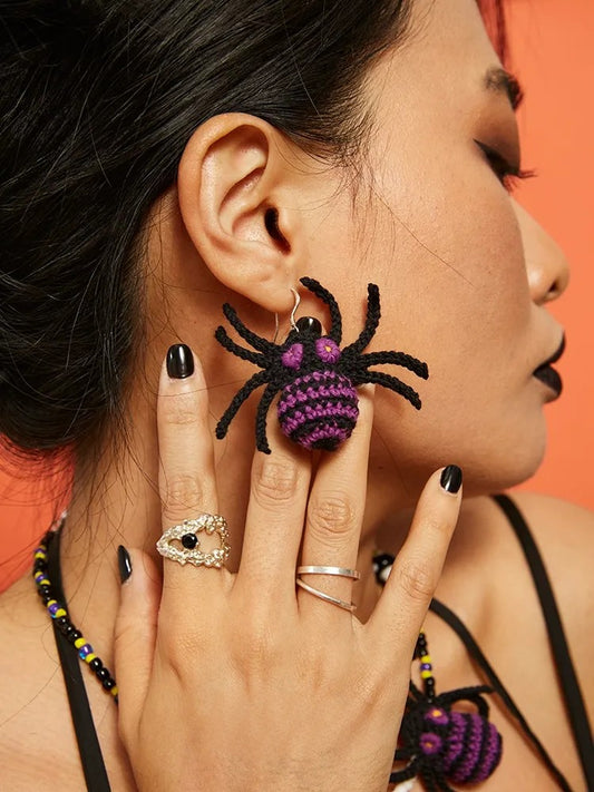 Hand hook spider earrings B2248