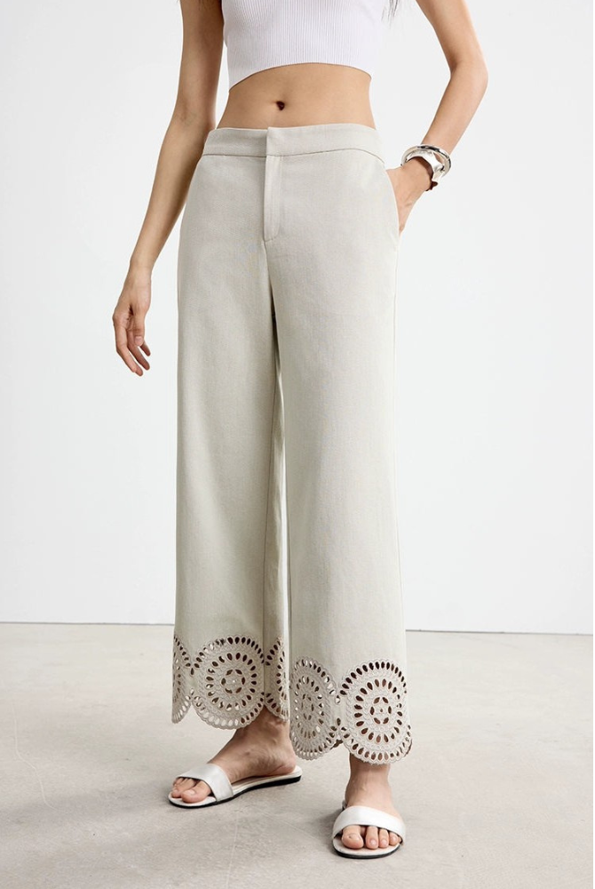 下擺鏤空刺繡直筒七分褲 B4142