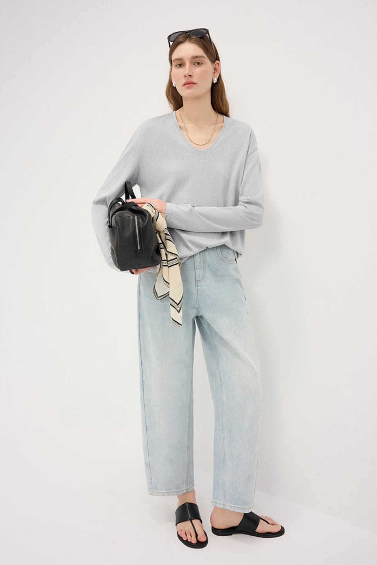 ストレッチデニムストレートクロップドパンツ　B4744