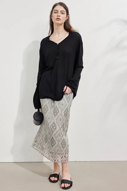 ブラックテンセルリネンVネックルーズセーター　B4747