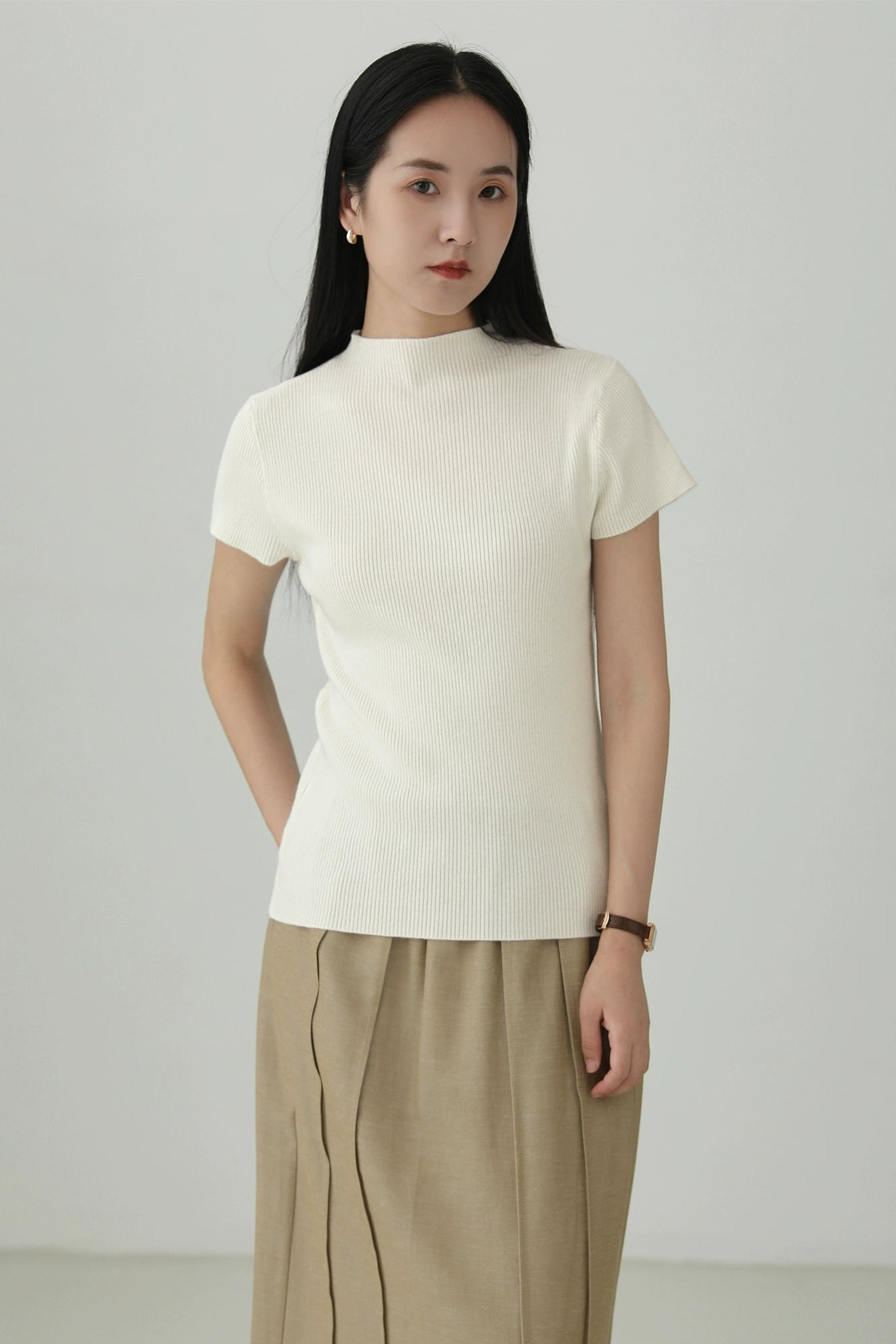 ミニマリストテンセルウール混半袖セーター　B4267