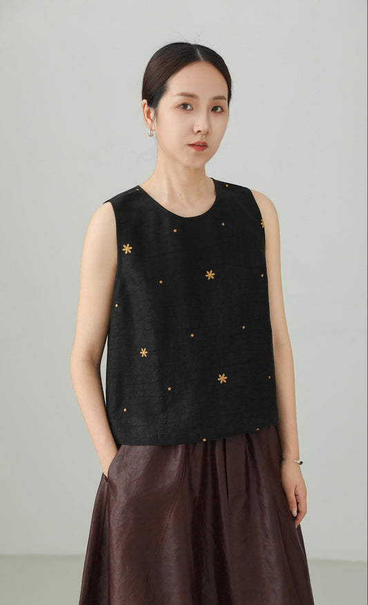 100％マルベリーシルク香雲紗刺繍入りノースリーブトップス　B4884