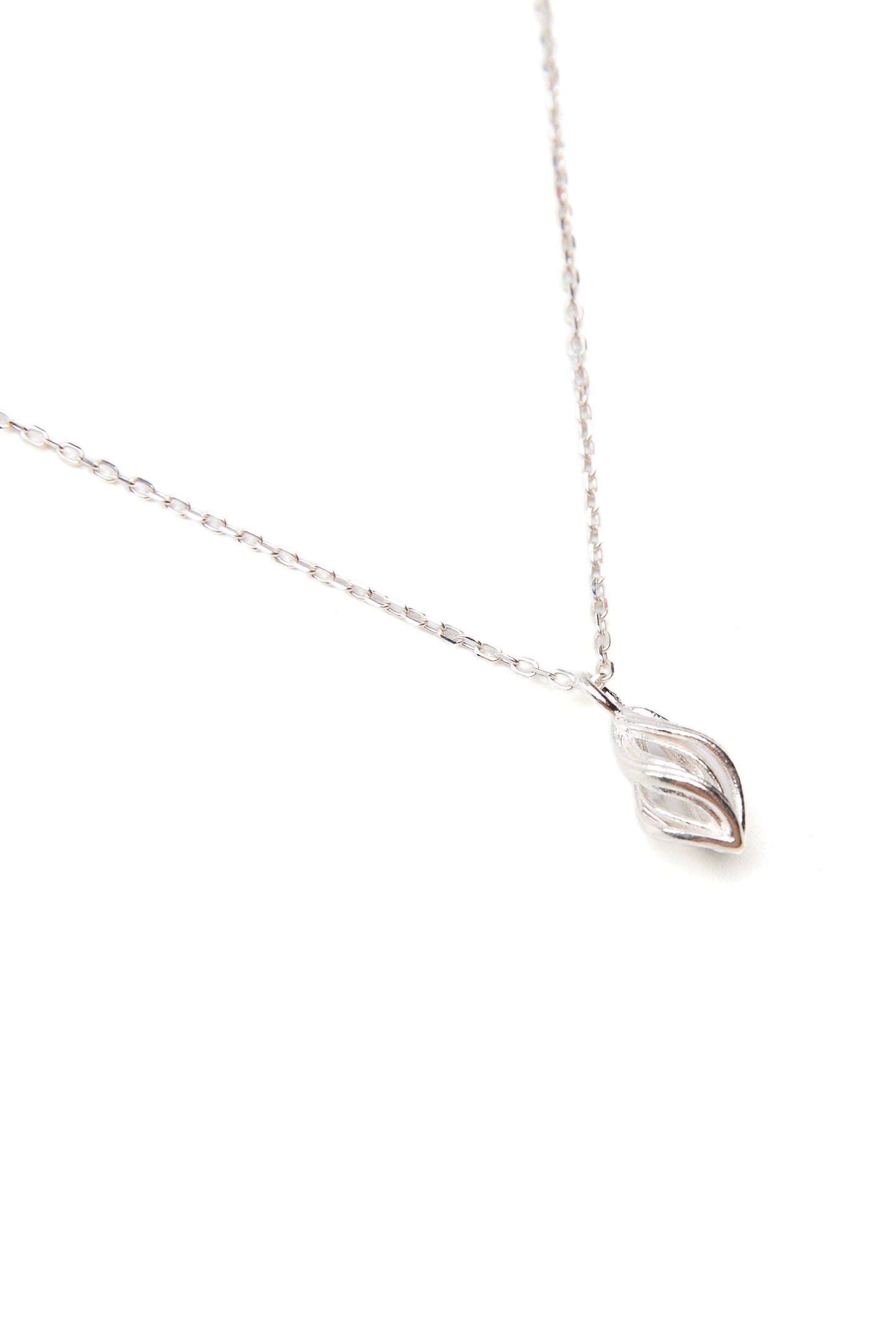 S925ハンギングベルヴァインペンダントネックレス　B4535