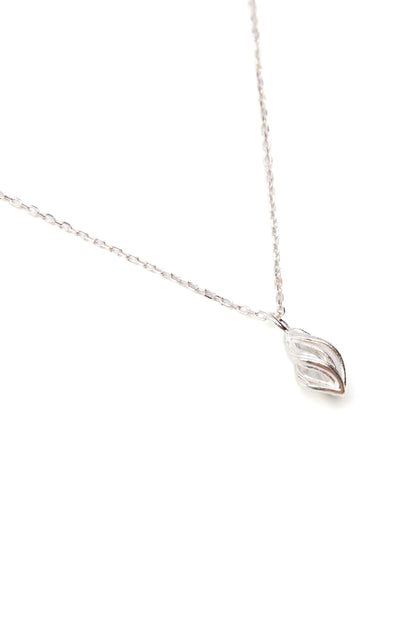 S925ハンギングベルヴァインペンダントネックレス　B4535