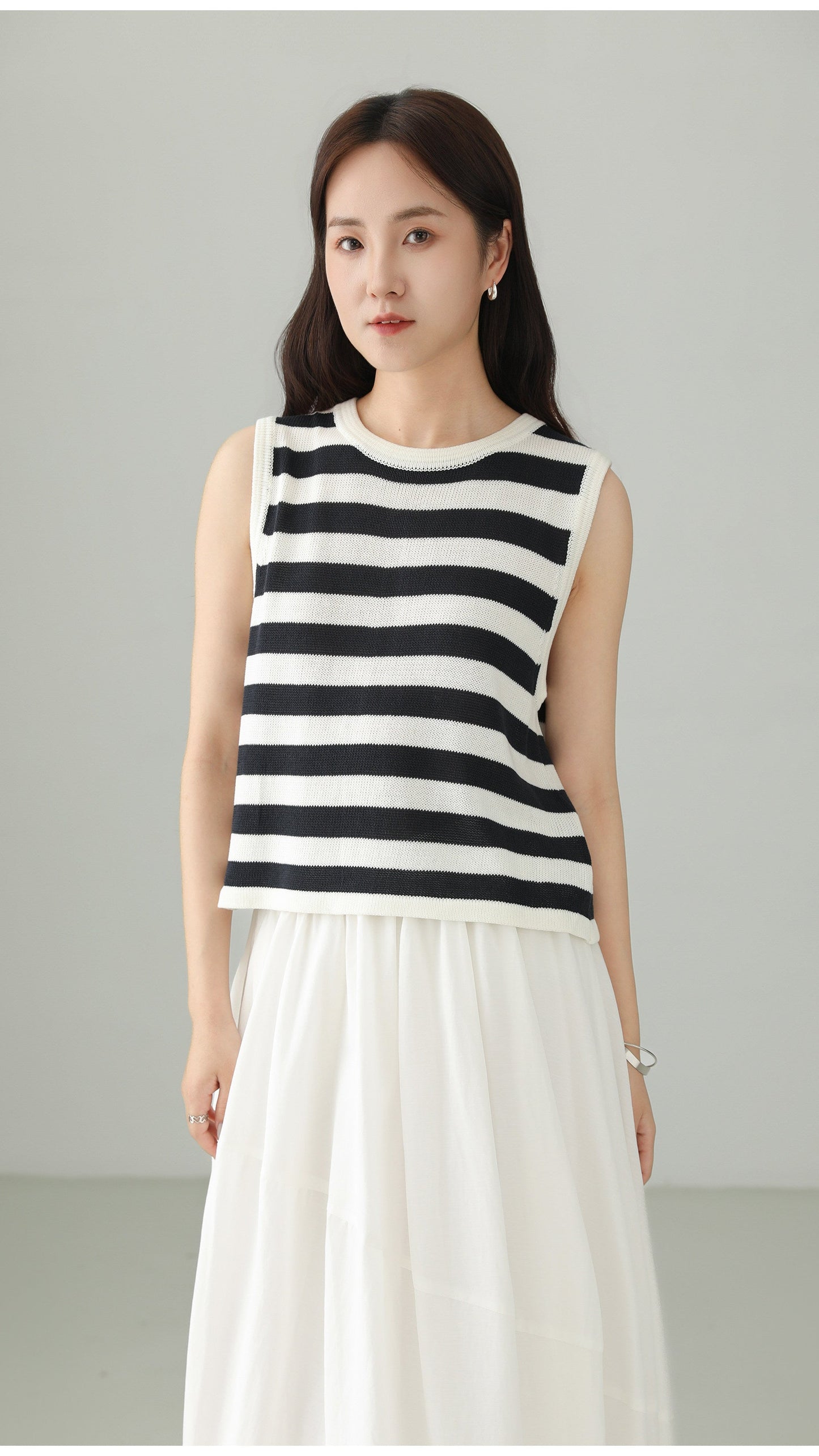 Back Slit Sleeveless Striped Top B4764