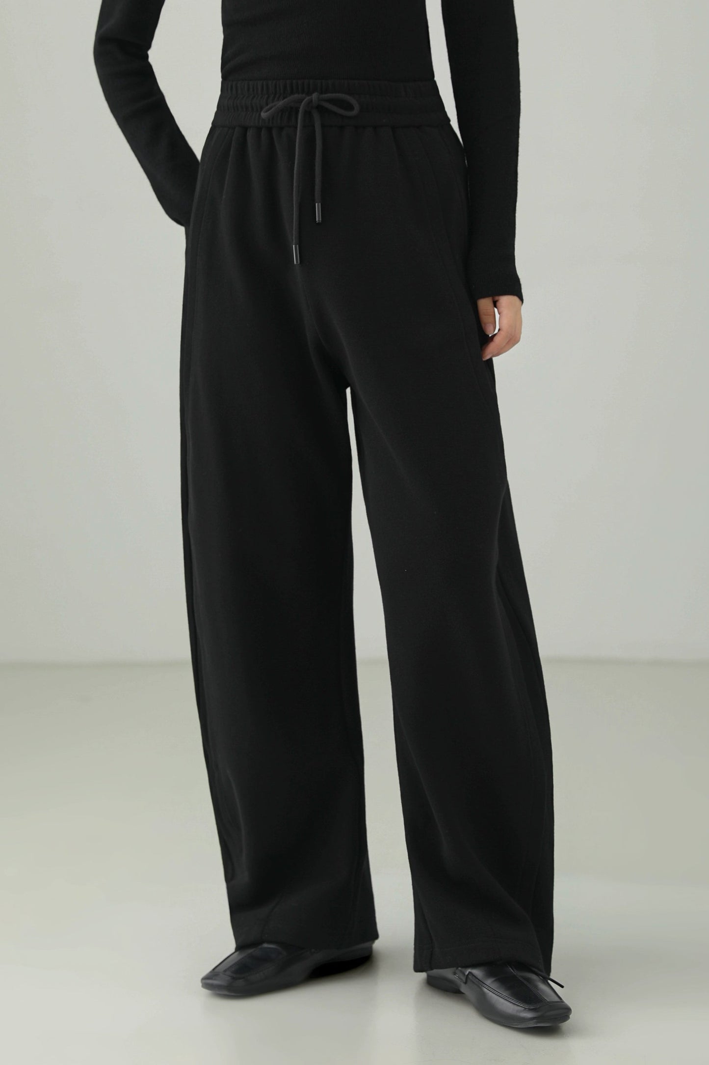Minimalist Curved Blade Loose Pants B4530
