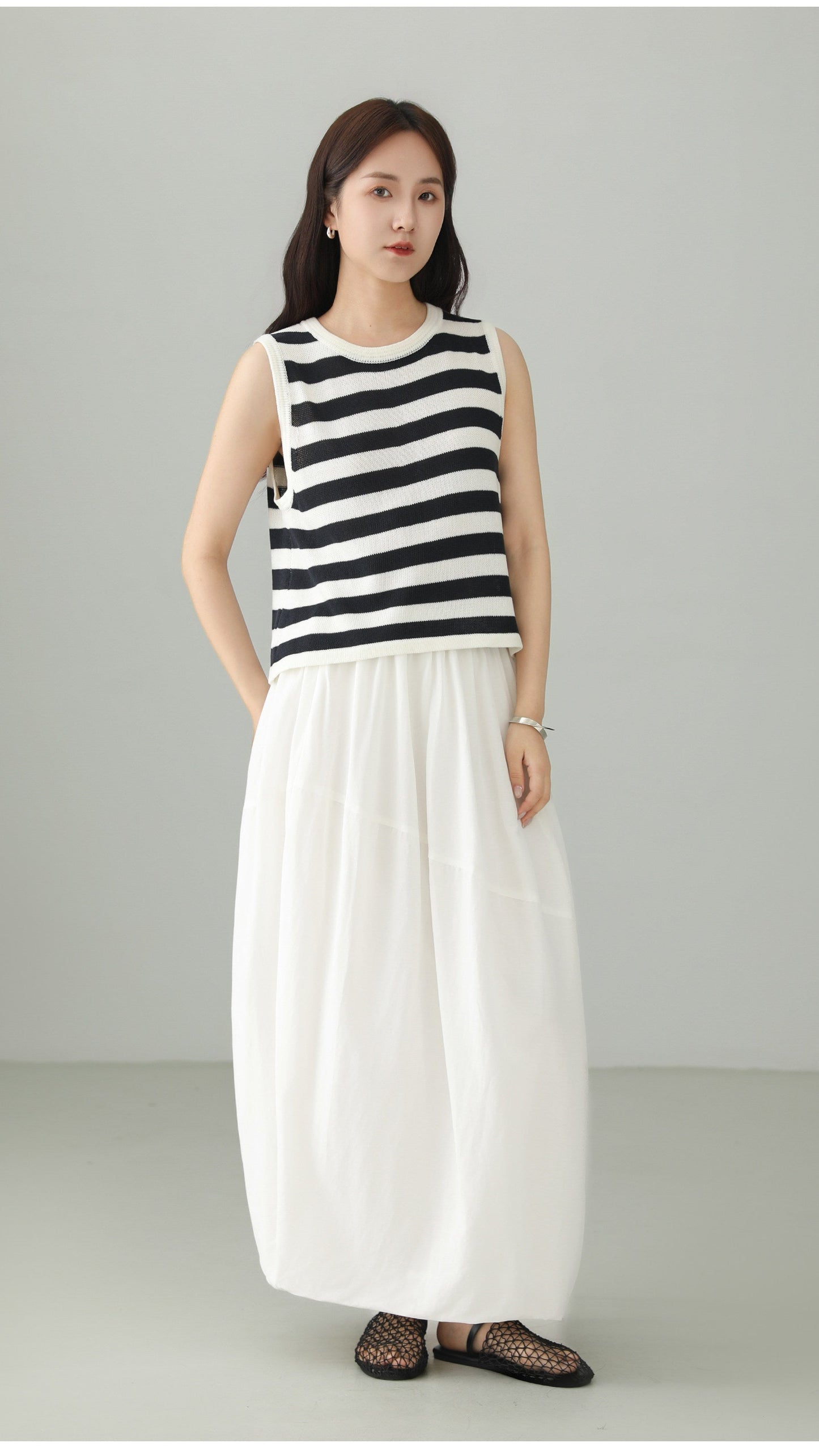 Back Slit Sleeveless Striped Top B4764
