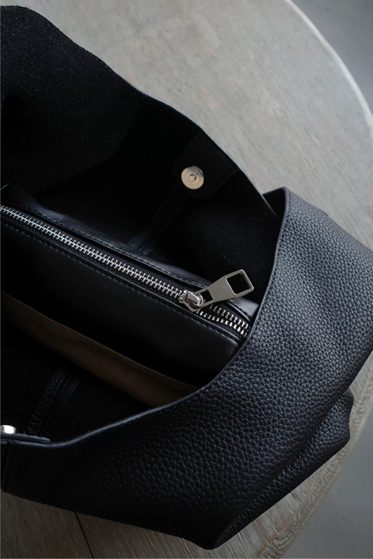 頭層牛皮軟肩包 B4414