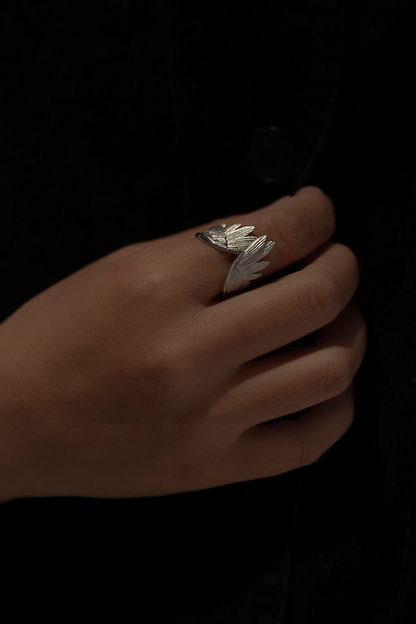 S925フェミニンウイングリング　B4174