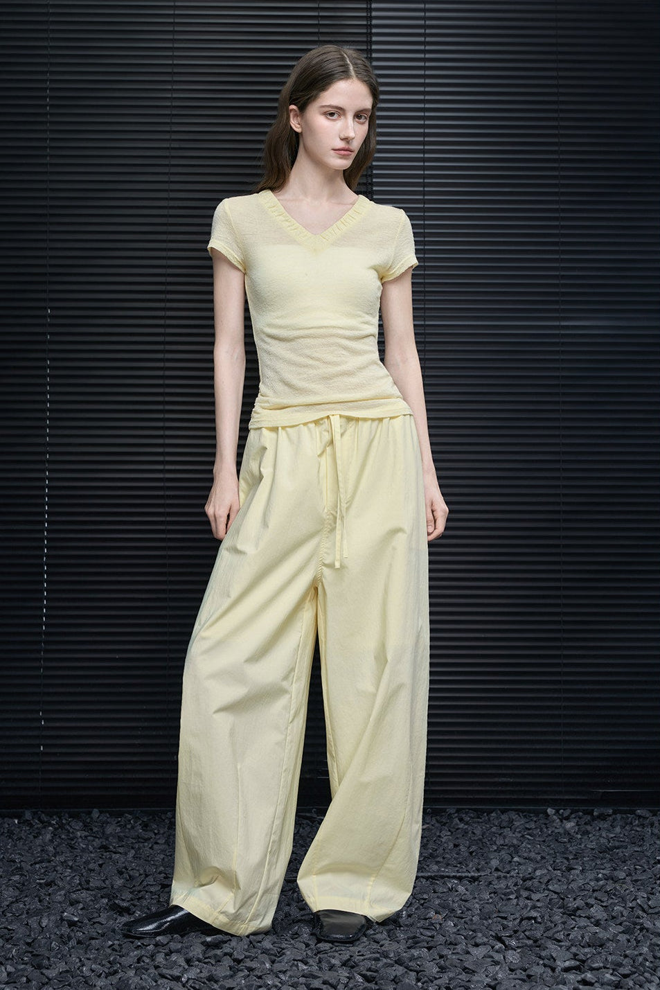 ライトイエローレイジーリラックスワイドパンツ　B4682