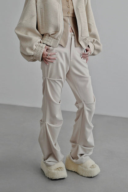 Pleated tapered pants B4349