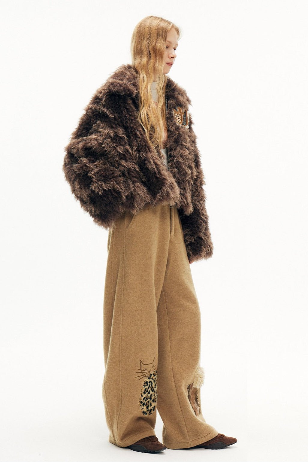 キャットアップリケ刺繡ウール混シミターパンツ　B4590