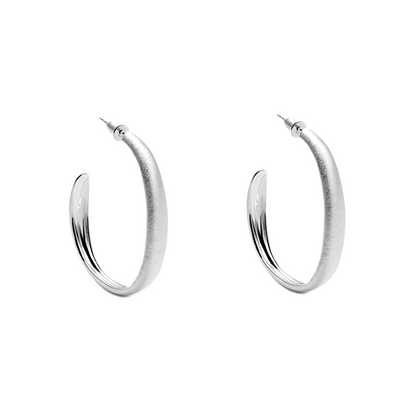 S925プレーンフープラージブラッシュドピアス　B4338