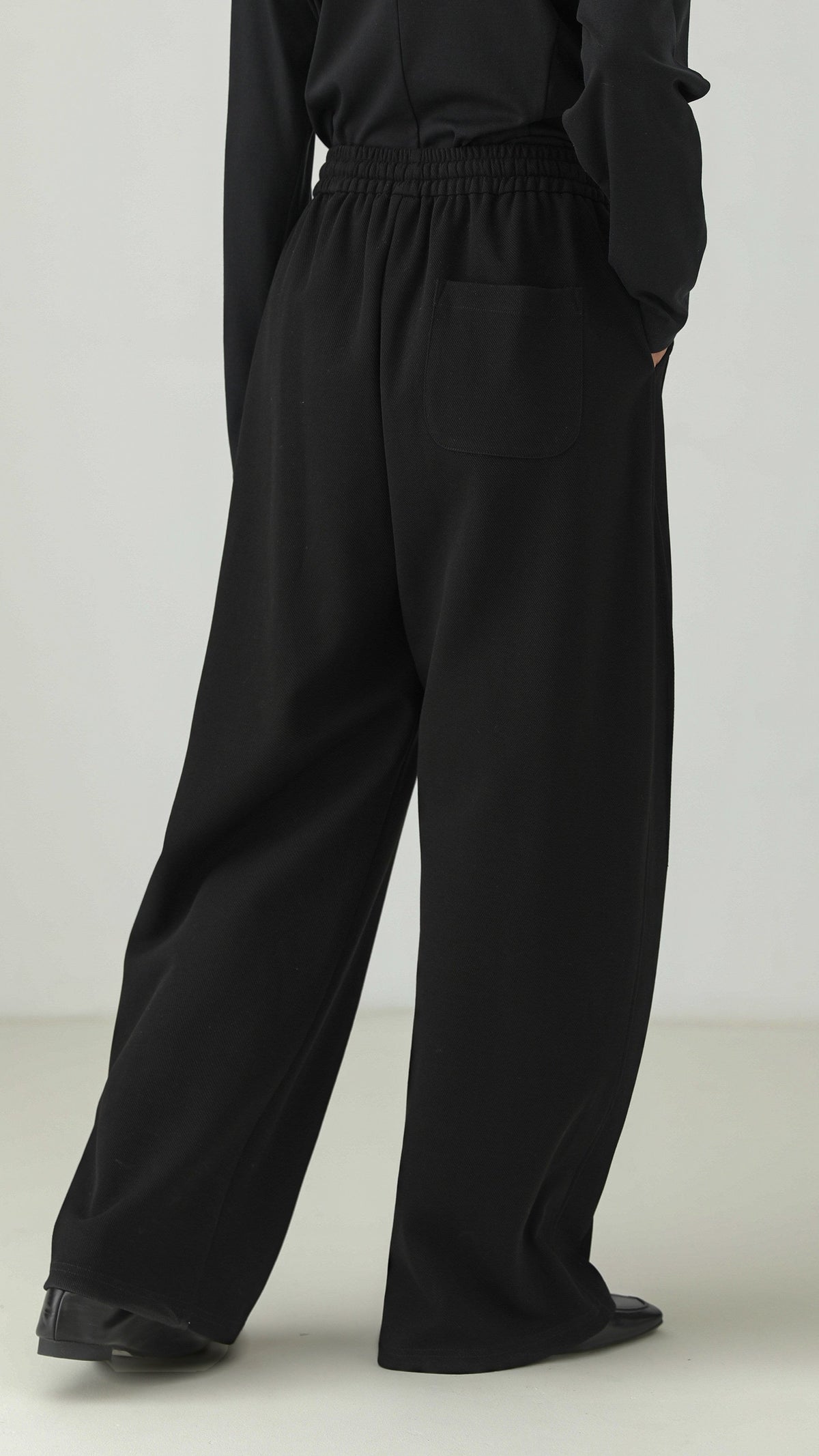 Black cotton-blend straight-leg sweatpants B5000