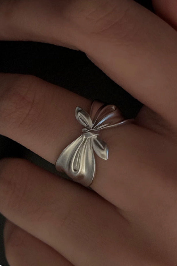 ストリングトリックシングルノットオープンリング　B4171