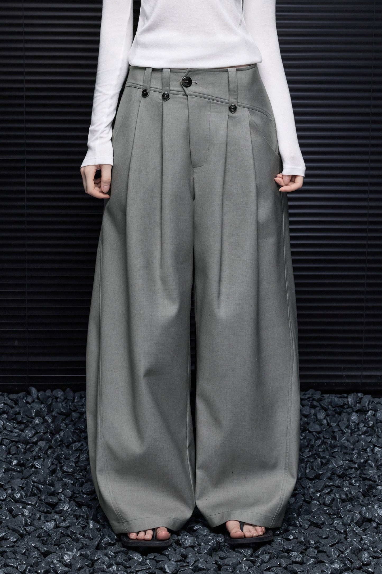 グレーハイウエストドレープワイドパンツ　B4948
