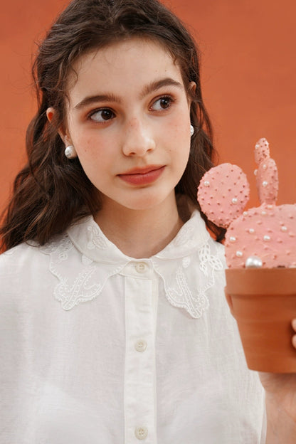 ホワイトカットアウト刺繡ブラウス　B3930