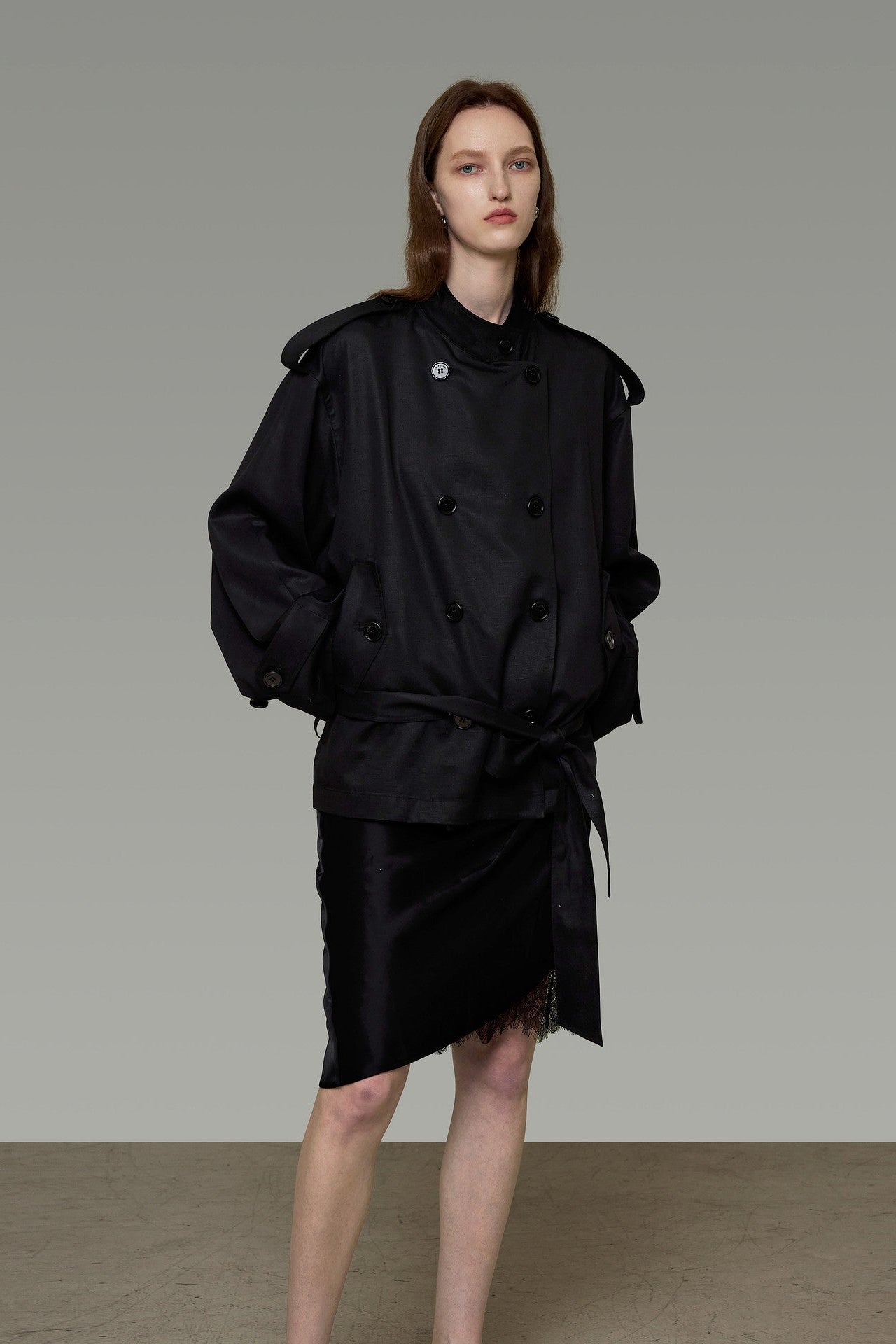 Black Short Double-Breasted Trench Coat B4911
