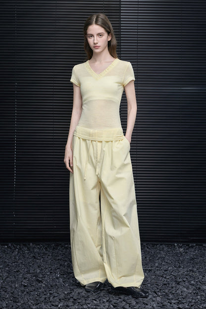 ライトイエローVネックスリムTシャツ　B4683