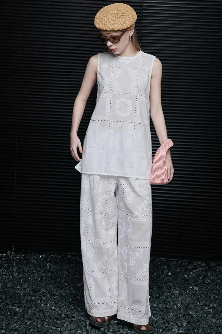 ホワイトコットンレースノースリーブルーズトップス　B4079