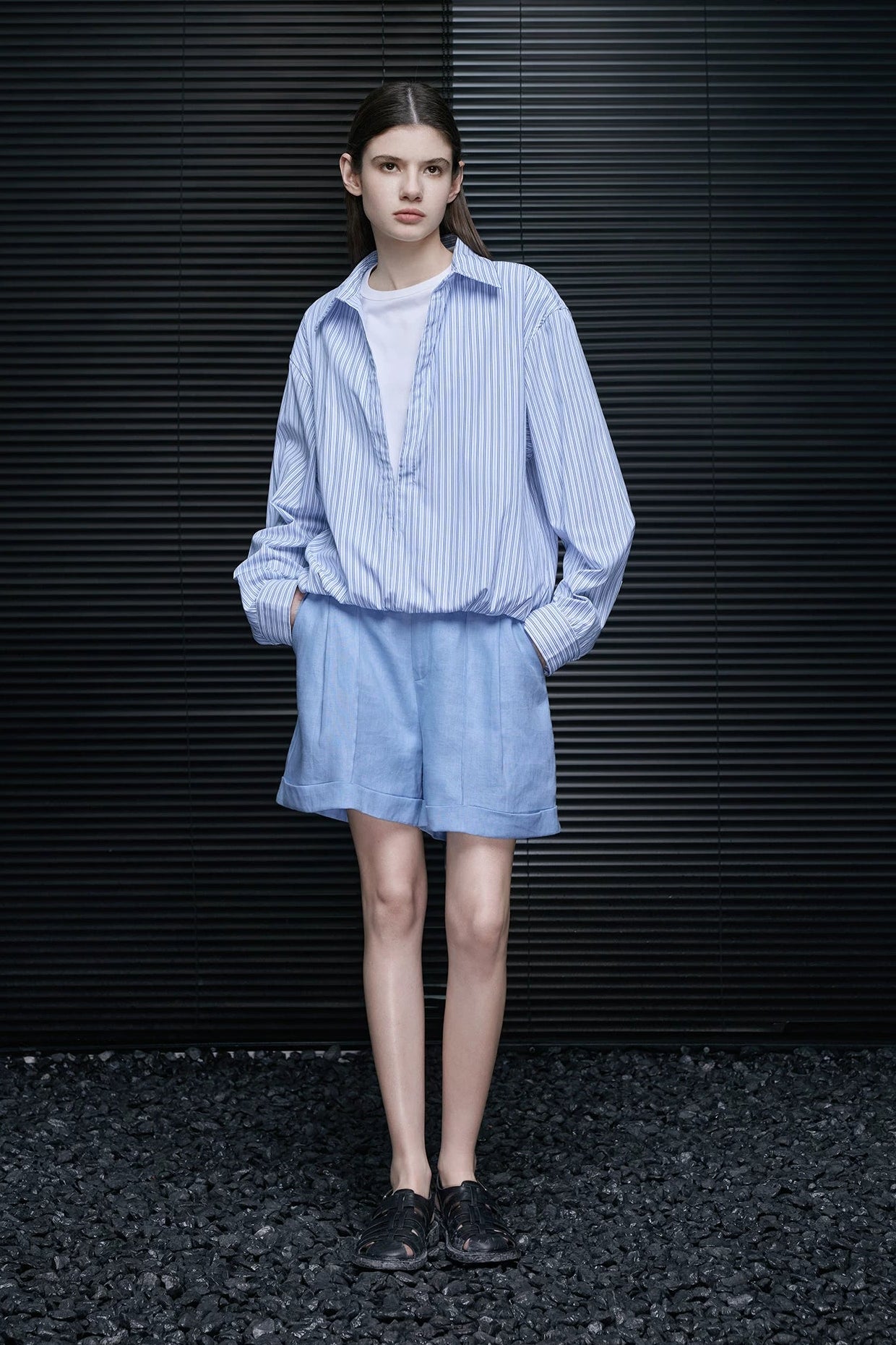 ストライプVネックフェイクツーピースシャツ　B4714