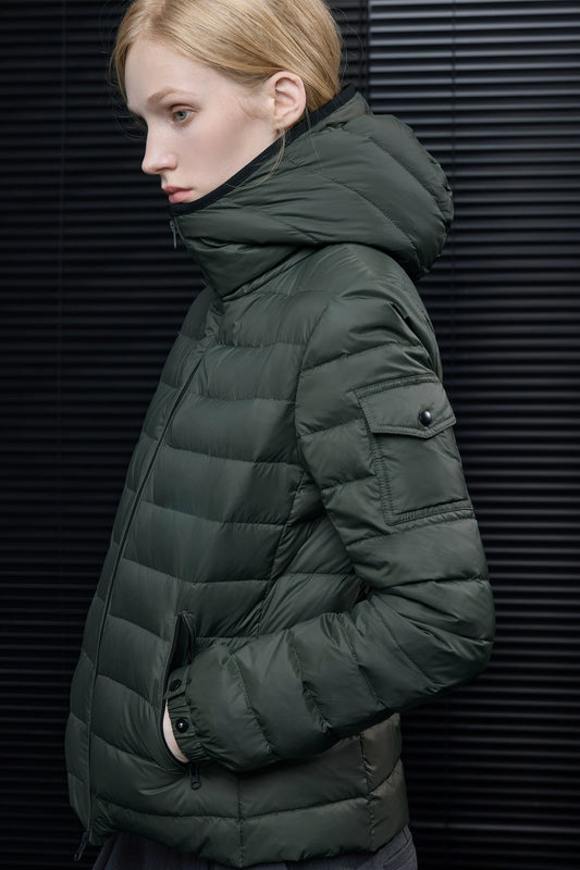 Green hooded down short jacket B4539