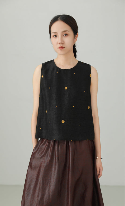 100％マルベリーシルク香雲紗刺繍入りノースリーブトップス　B4884