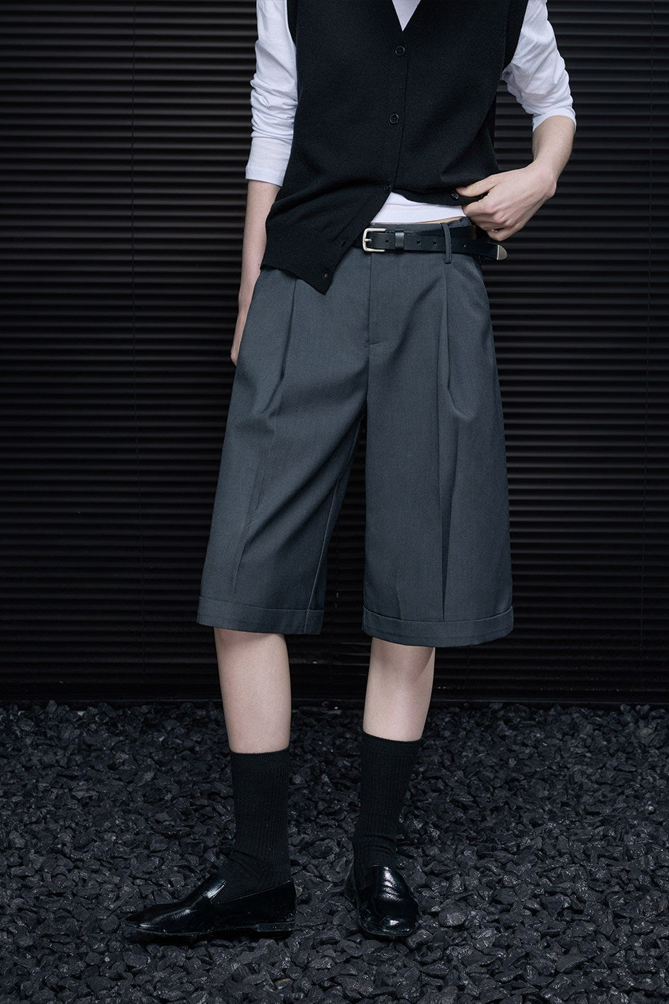 Gray straight suit shorts B4632