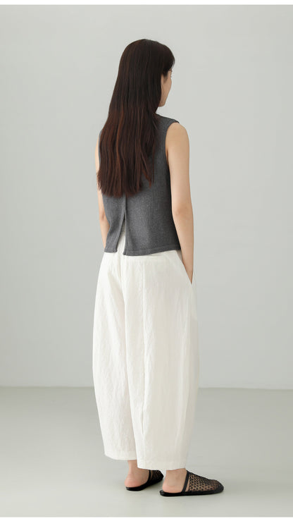 Back Slit Sleeveless Knit Top B4762