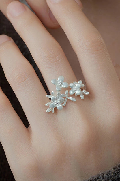 S925バーンホワイトフローラルオープンリング　B4562