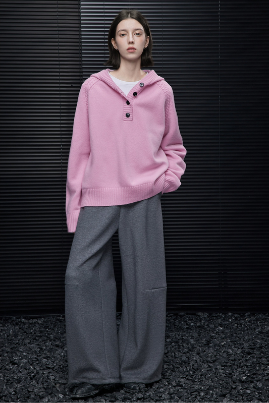 100％ウールピンクフーテッドセーター　B4553