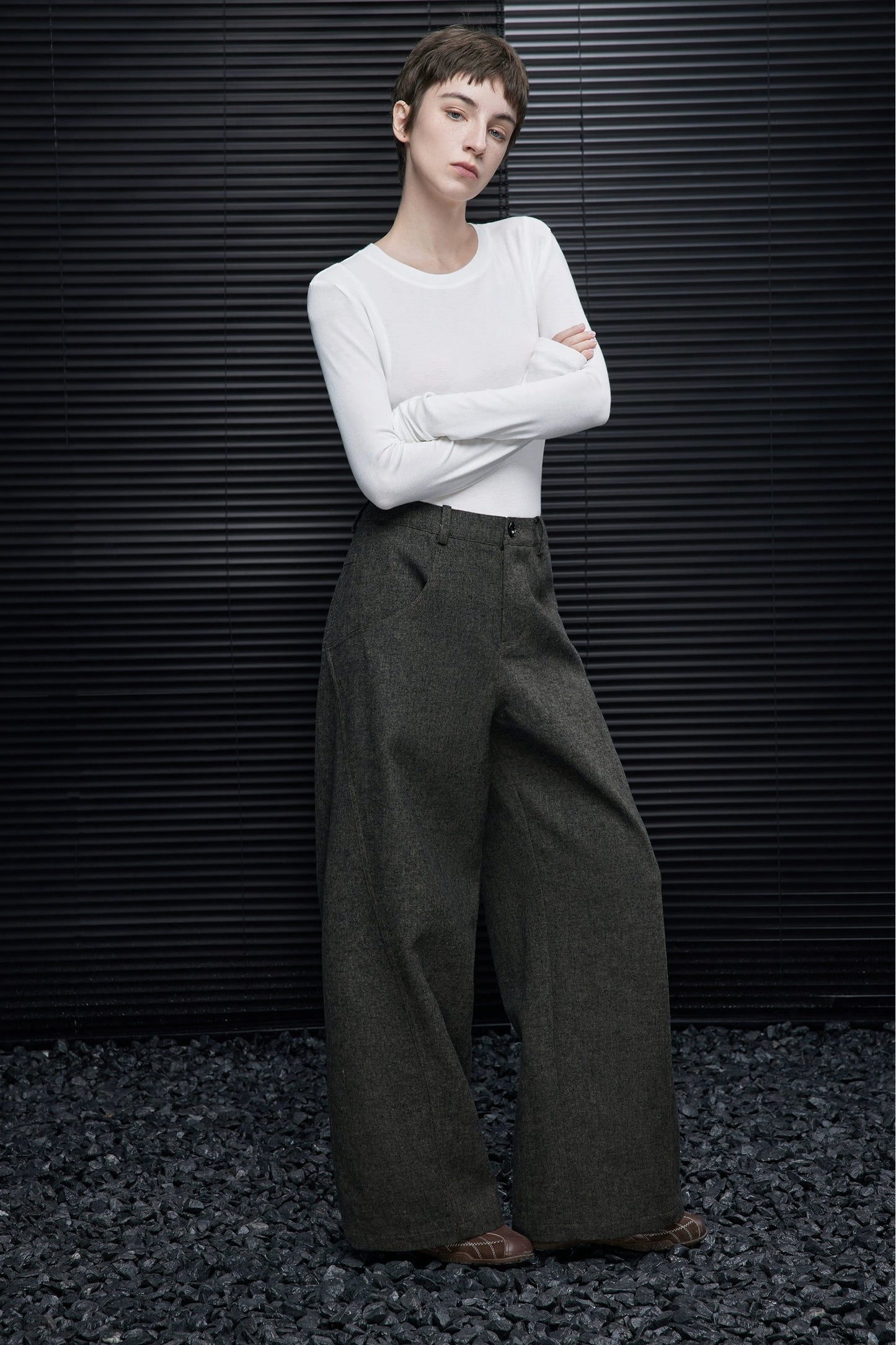 レトログリーンウール混ワイドパンツ　B4538