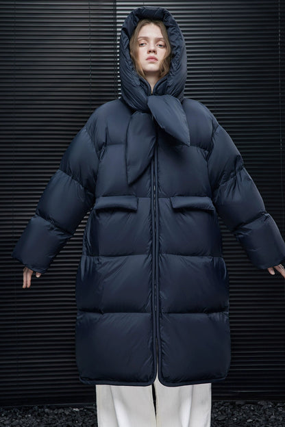 ネイビーブルーミドル丈フード付きダウンコート　B4554