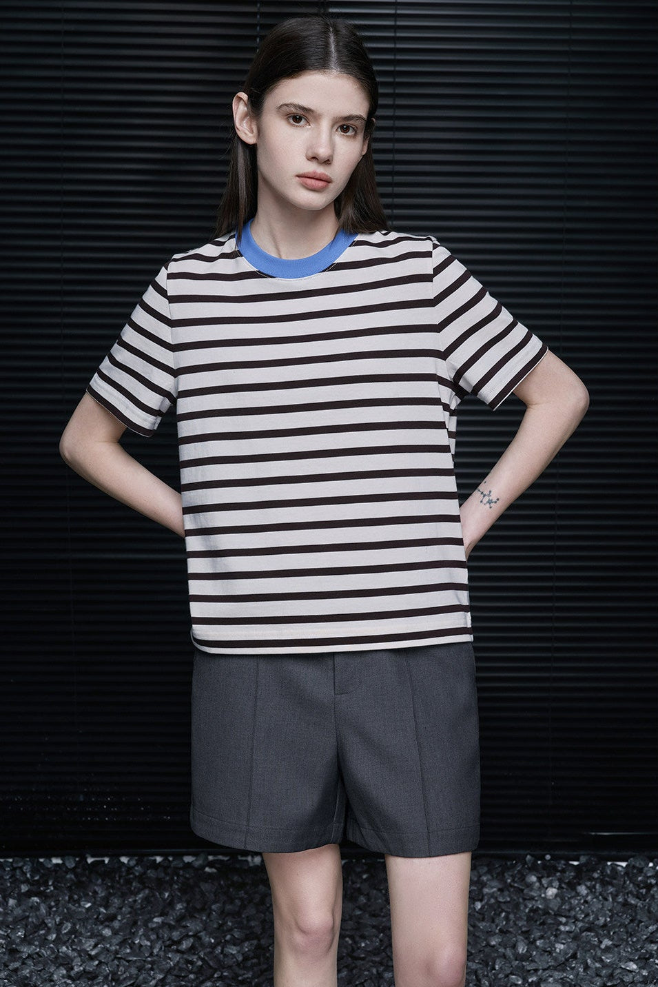 ブラック&ホワイトストライプ半袖Tシャツ　B4734