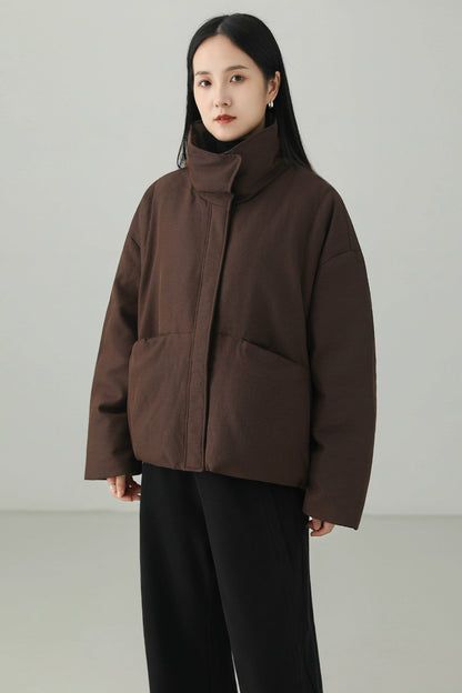 ミニマリストスタンドカラーダウンジャケット　B4533