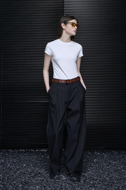 ホワイトシンプルスリムフィットTシャツ　B4738