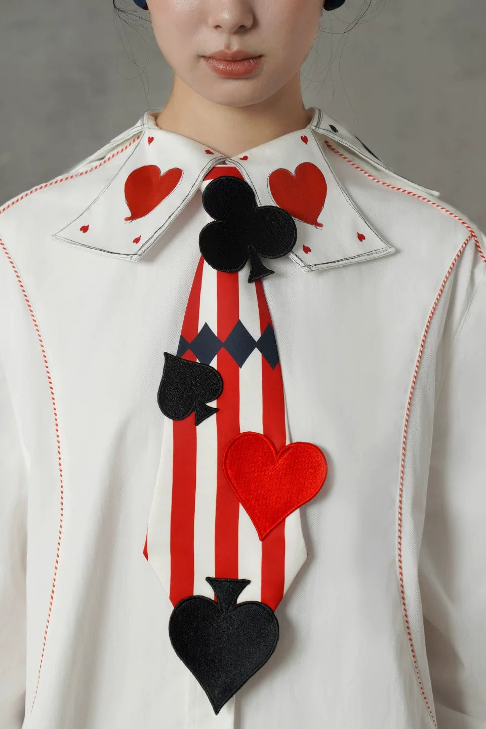 レッドストライプトランプネクタイ　B4580