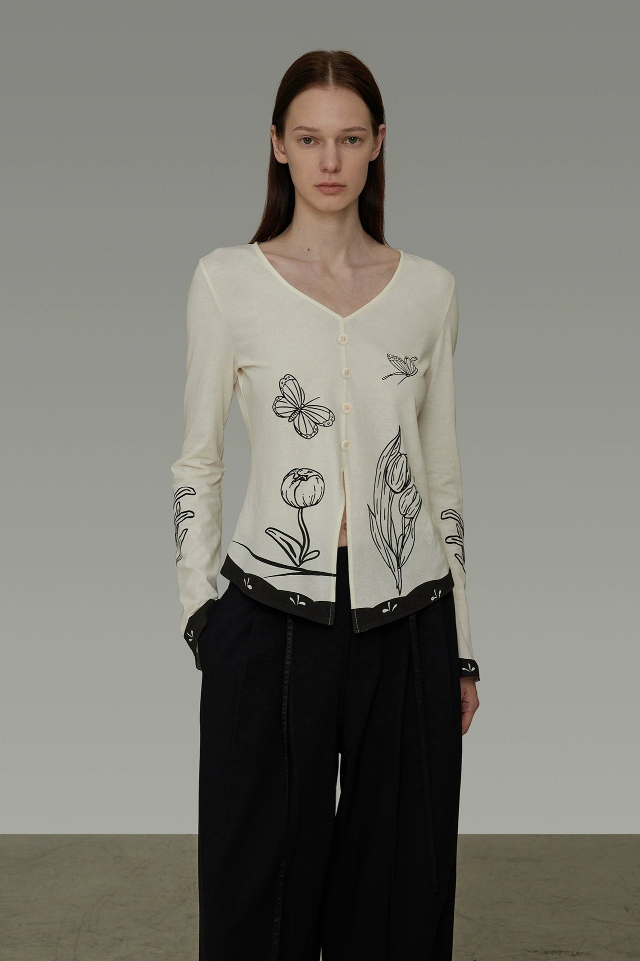 オリジナル手描きプリントVネック長袖トップス　B4193