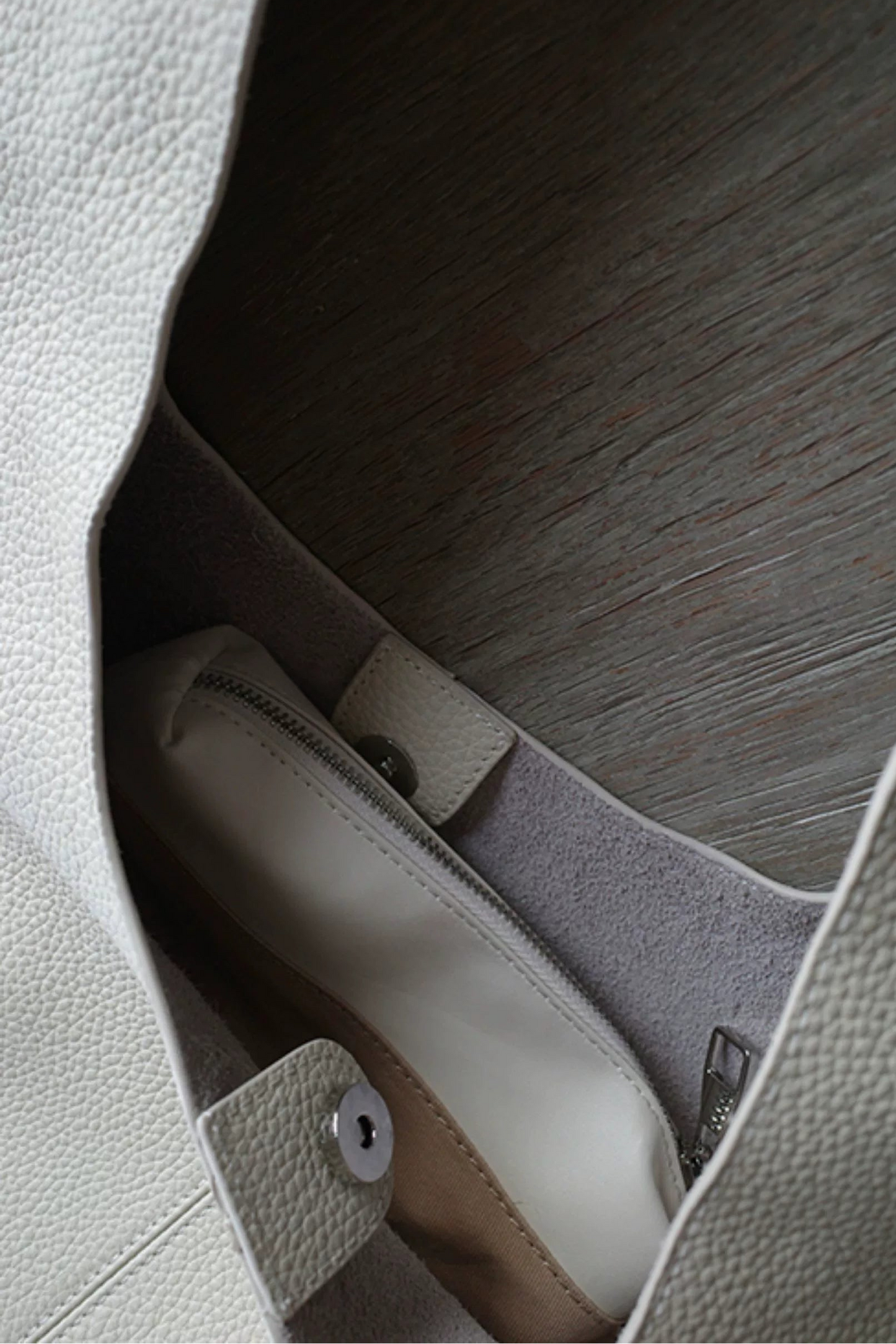 頭層牛皮軟肩包 B4414