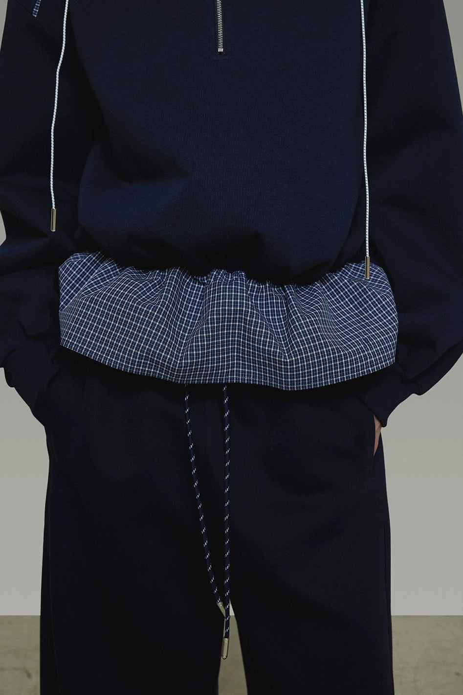 Contrast half-zipper sweatshirt B4441