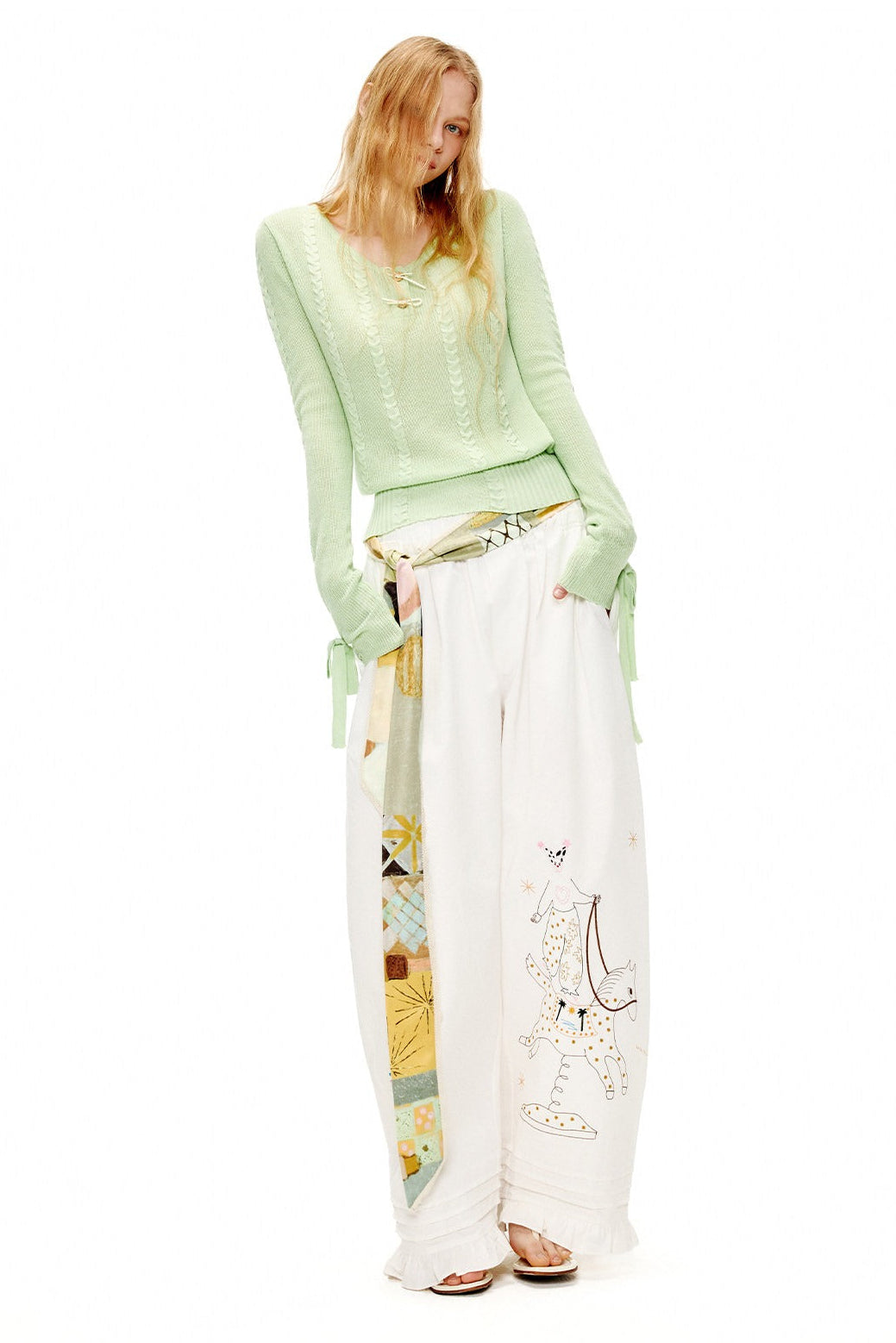 刺繡フリルルーズカーブブレードパンツ　B4600