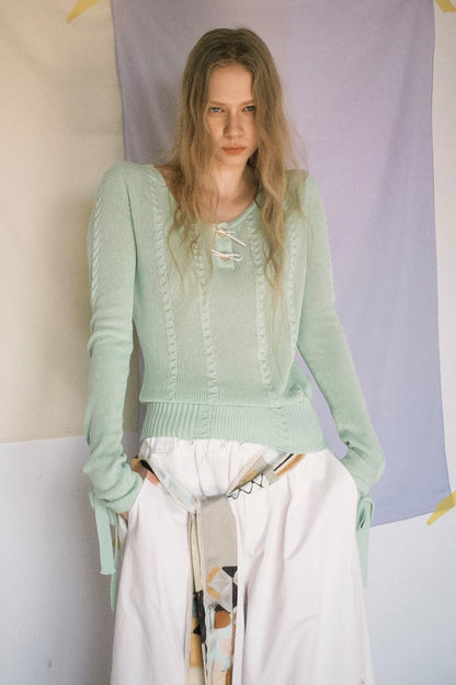 アップルグリーンケーブルニットセーター　B4601