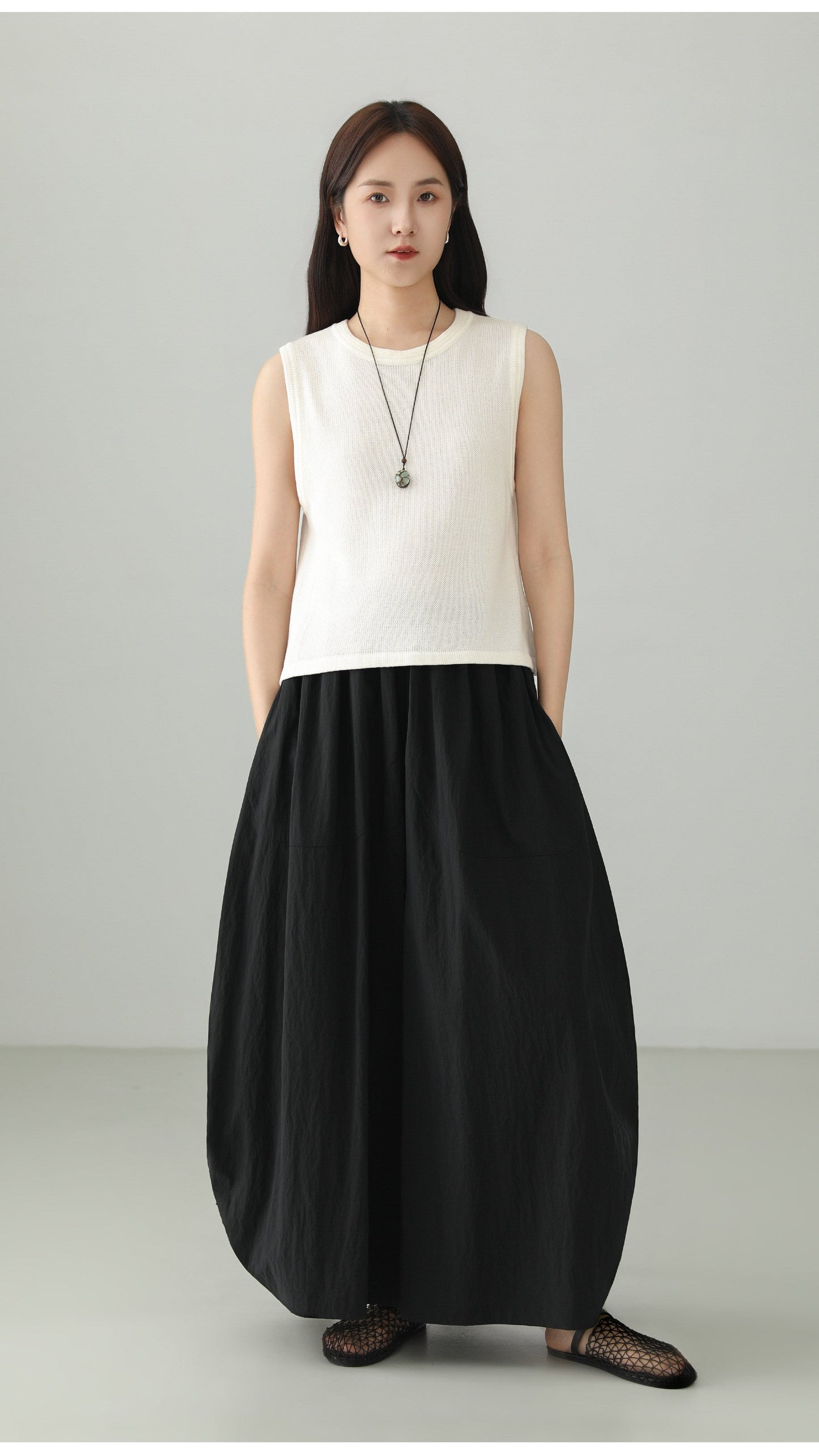 Back Slit Sleeveless Knit Top B4762