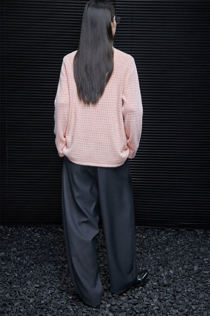 ピンクハイエンドVネックセーター　B4357