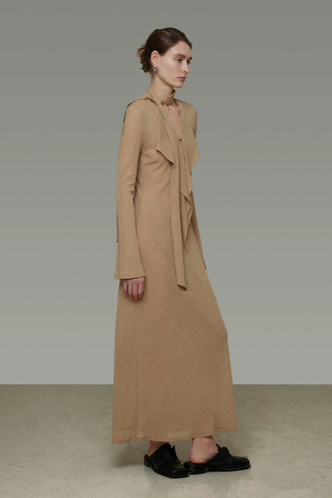 ストリーマーフリル V ネックドレス　B4198