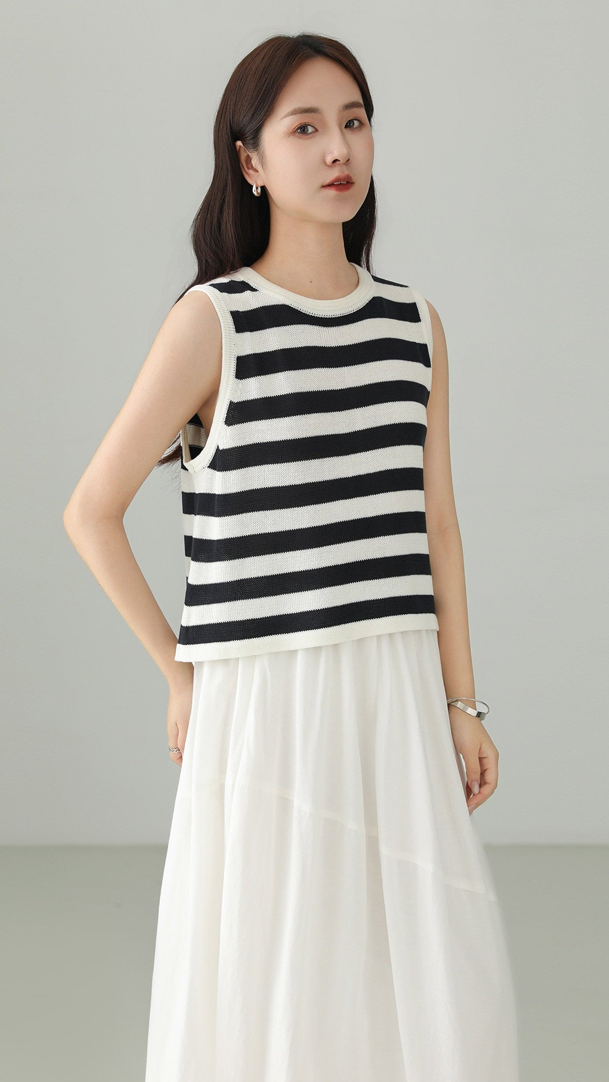 Back Slit Sleeveless Striped Top B4764